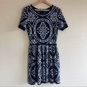BOUTIQUE | NAVY PRINTED DRESS Sz S